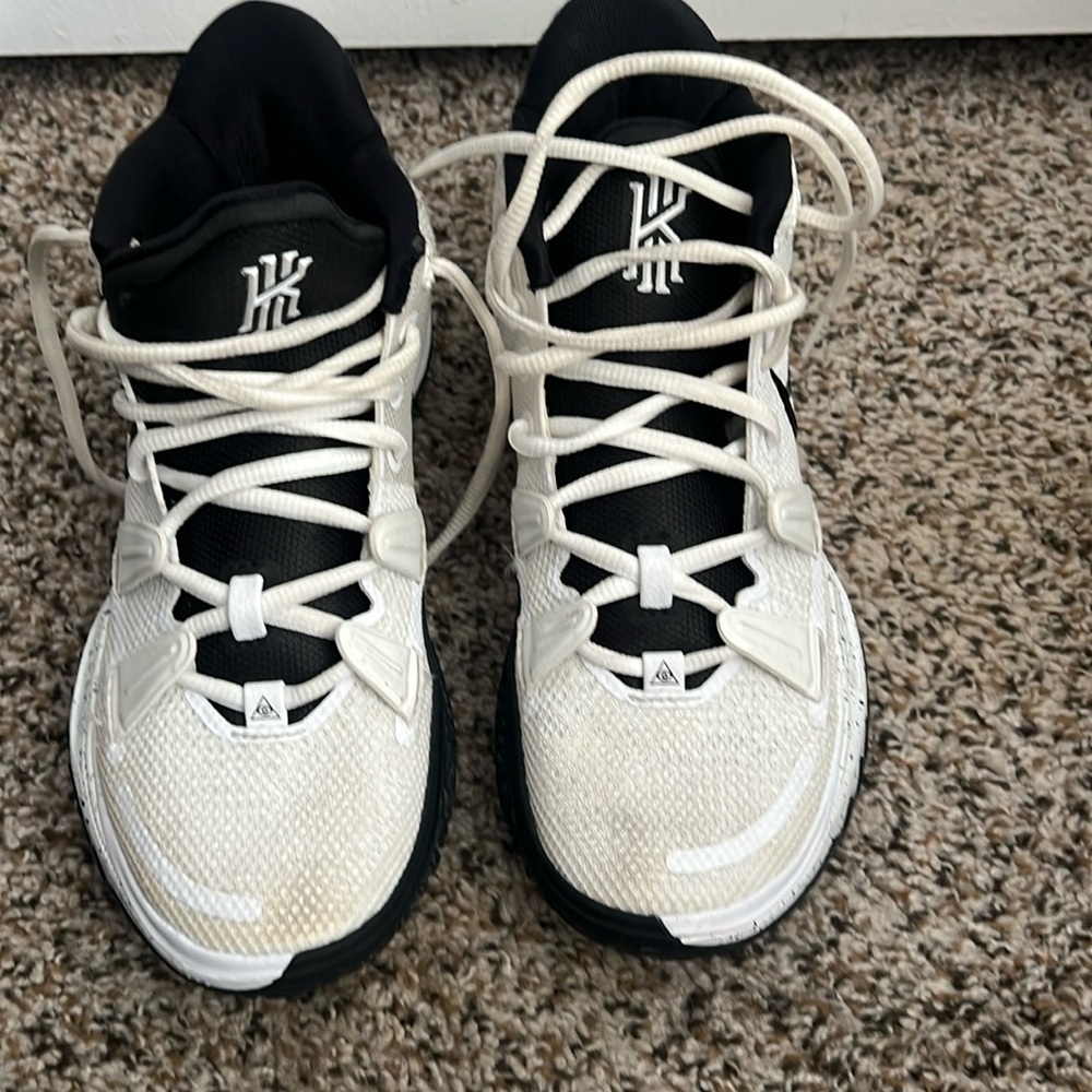 Kyrie basketball shoes